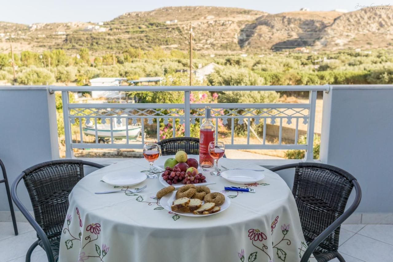 Sotirios Apartments Karpathos Exterior foto